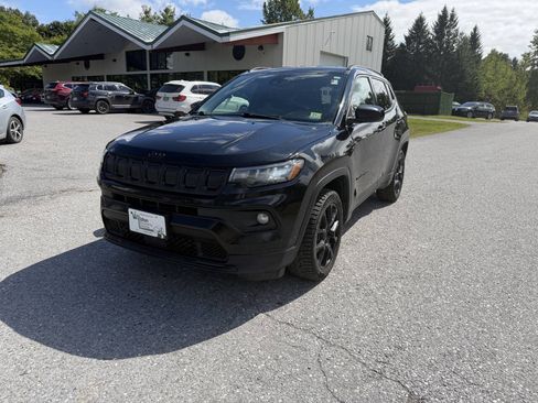 Used 2022 Jeep Compass Latitude w/ Convenience Group AWD/4WD image 1