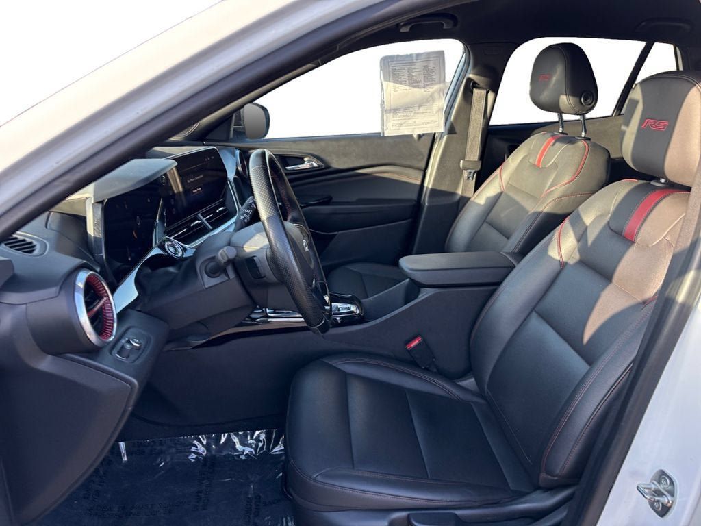 Certified 2024 Chevrolet Trax RS w/ Driver Confidence Package FWD image 10