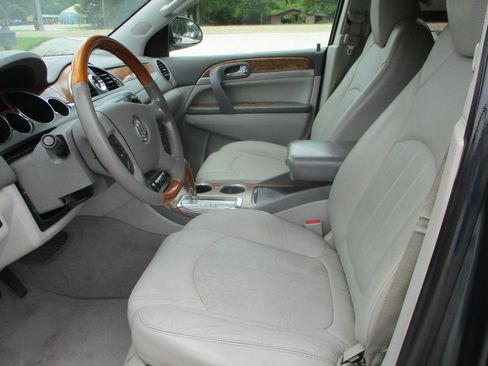 Used 2011 Buick Enclave CXL FWD image 13