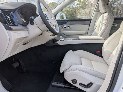 New 2026 Volvo XC90 T8 Ultra w/ Protection Package Premier AWD/4WD image 2