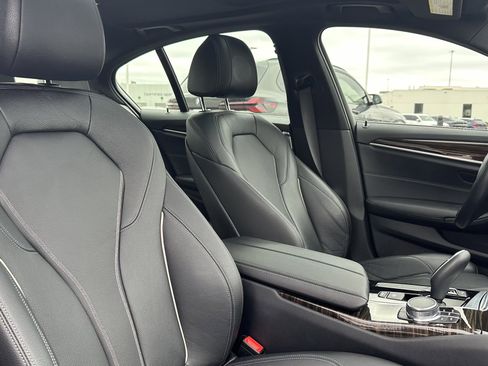Used 2017 BMW 540i xDrive image 33