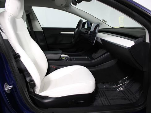 Used 2022 Tesla Model 3 image 11
