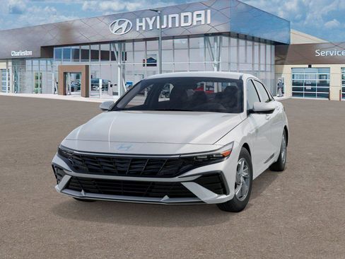 New 2026 Hyundai Elantra SE image 6