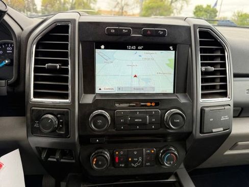 Used 2018 Ford F250 XLT w/ XLT Premium Package AWD/4WD image 17