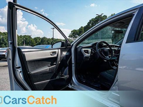 Used 2015 Toyota Corolla LE FWD image 16