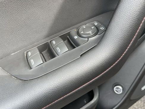 Used 2025 Chevrolet Blazer RS FWD image 13