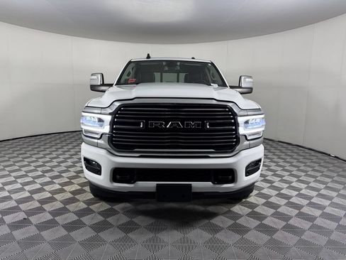Used 2024 RAM 2500 Laramie AWD/4WD image 2