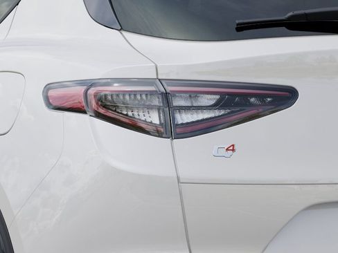 New 2025 Alfa Romeo Stelvio Sprint w/ Convenience Package AWD/4WD image 10