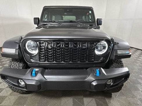 Used 2024 Jeep Wrangler Unlimited AWD/4WD image 7
