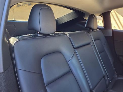 Used 2024 Tesla Model Y Long Range image 17
