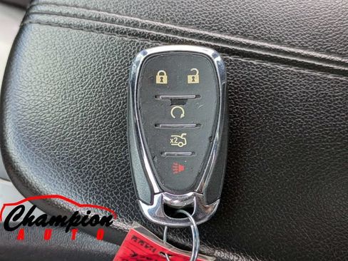 Used 2022 Chevrolet Malibu LT FWD image 30