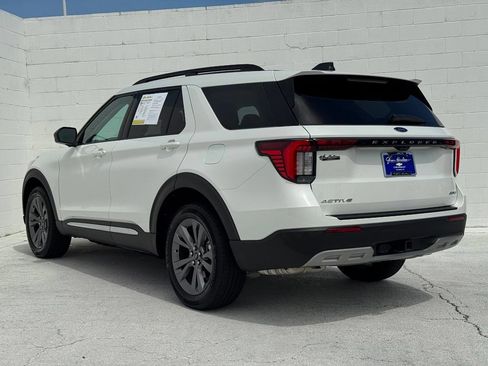 Used 2025 Ford Explorer Active w/ Active Comfort Package AWD/4WD image 10