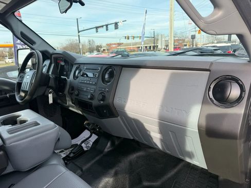 Used 2016 Ford F250 XL w/ XL Appearance Package image 19