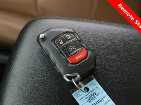 Used 2023 Jeep Wrangler Unlimited Sahara w/ Cold Weather Group AWD/4WD image 3