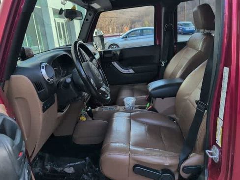 Used 2012 Jeep Wrangler Unlimited Rubicon w/ Dual Top Group image 13