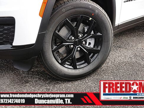 New 2025 Jeep Grand Cherokee L Altitude image 9