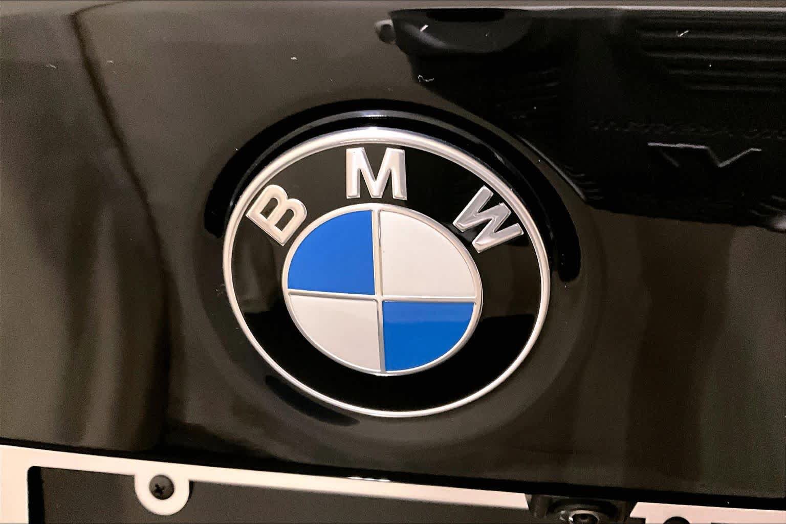 Used 2025 BMW 330i xDrive Sedan w/ Premium Package AWD/4WD image 32