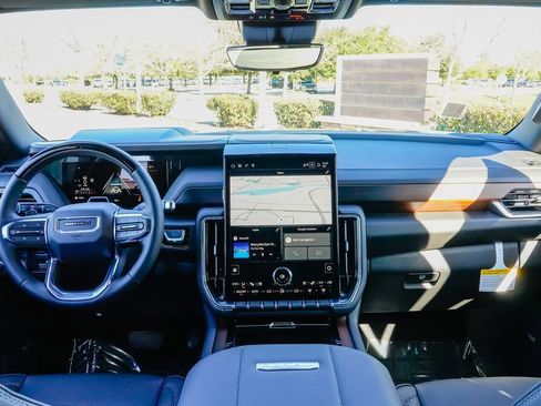 New 2026 GMC Yukon XL Denali w/ Denali Reserve Package image 14