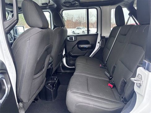 Used 2018 Jeep Wrangler Unlimited Sport S image 24