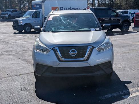 Used 2019 Nissan Kicks S image 5