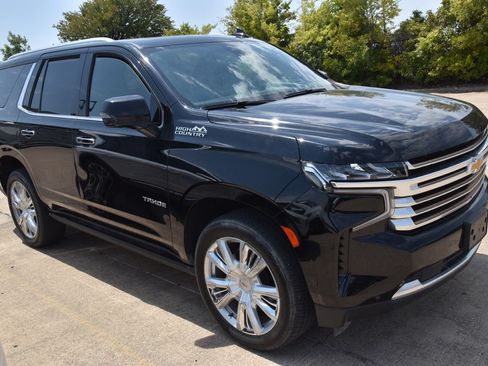 Used 2021 Chevrolet Tahoe High Country w/ Premium Package AWD/4WD image 4