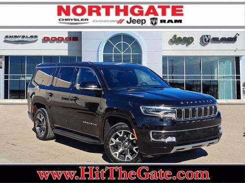 Used 2024 Jeep Wagoneer Series III image 1