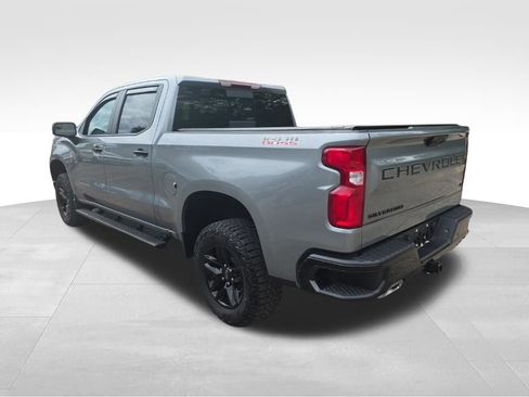 Used 2025 Chevrolet Silverado 1500 LT Trail Boss w/ Convenience Package II AWD/4WD image 9