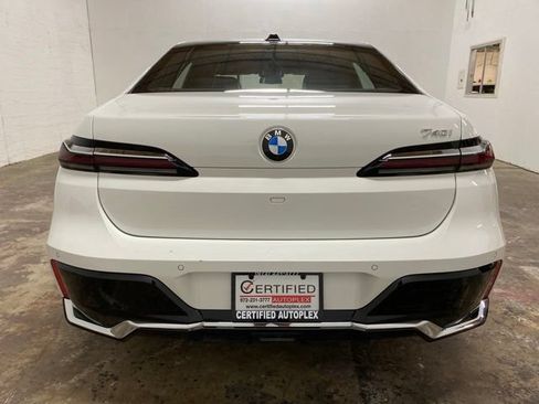 Used 2026 BMW 740i RWD image 4