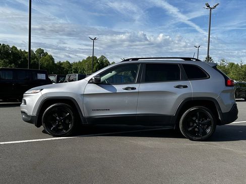 Certified 2017 Jeep Cherokee Sport FWD image 2