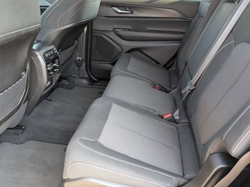 Used 2023 Jeep Grand Cherokee L Laredo RWD image 14
