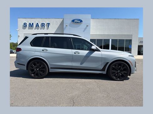 Used 2023 BMW X7 xDrive40i w/ Executive Package AWD/4WD image 1