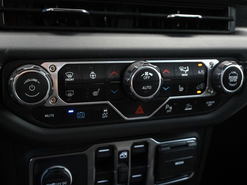 Used 2025 Jeep Wrangler Unlimited Rubicon 4xe w/ Safety Group image 20