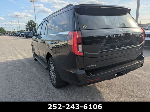 Used 2025 Ford Expedition Max Active AWD/4WD image 7
