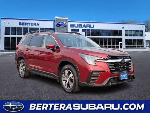 Used 2025 Subaru Ascent Premium AWD/4WD image 1