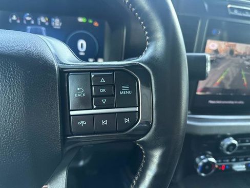 Used 2024 Ford F350 Platinum w/ FX4 Off-Road Package image 29