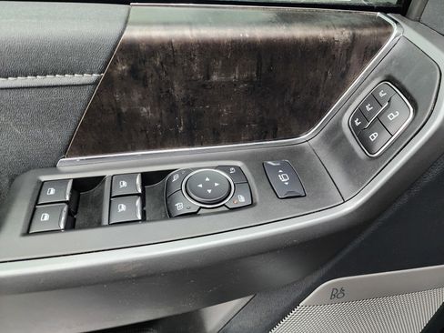 Used 2025 Ford F350 Lariat w/ Lariat Ultimate Package image 40