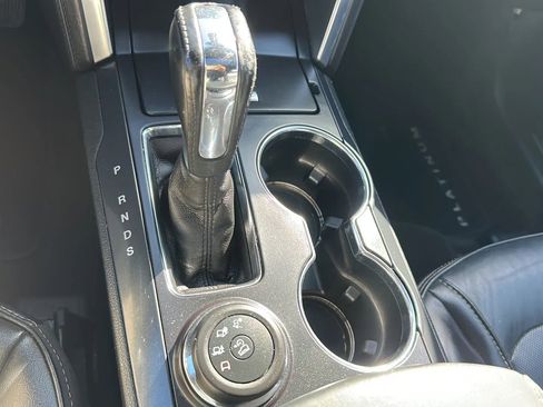 Used 2017 Ford Explorer Platinum image 21