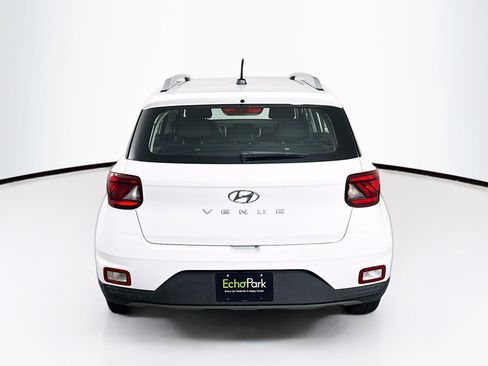 Used 2025 Hyundai Venue SEL FWD image 7