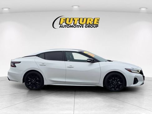 Used 2023 Nissan Maxima SR w/ Sport Mat Group FWD image 4