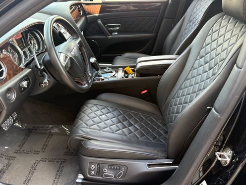 Used 2018 Bentley Flying Spur V8 AWD/4WD image 32