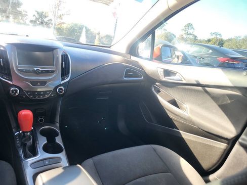 Used 2018 Chevrolet Cruze LT w/ LT Fleet Convenience Package FWD image 39