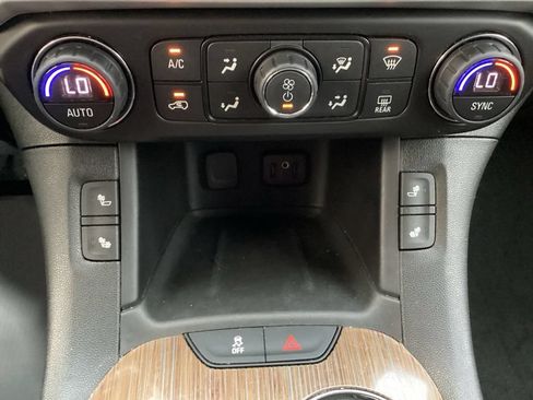 Used 2019 GMC Acadia SLE FWD image 19