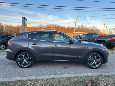 Used 2020 Maserati Levante image 7