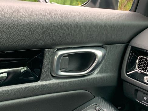 Certified 2023 Honda Civic Touring image 24