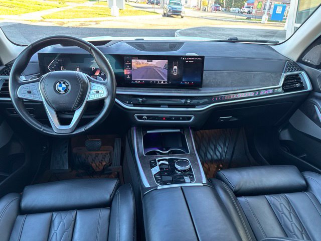 Used 2024 BMW X7 xDrive40i w/ Premium Package AWD/4WD image 5