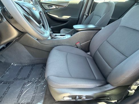 Used 2023 Chevrolet Malibu LT FWD image 11
