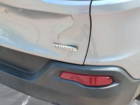 Used 2014 Jeep Cherokee Latitude FWD image 31
