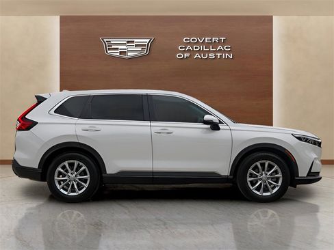 Used 2025 Honda CR-V EX image 3