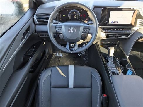 Used 2025 Toyota Camry LE image 14