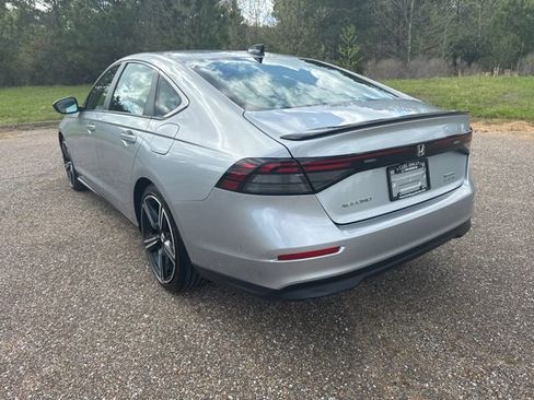 Used 2025 Honda Accord Sport image 4